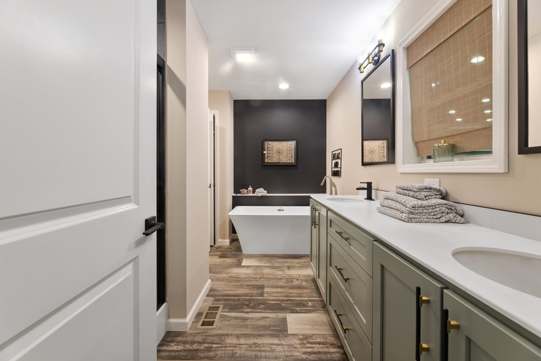 54269545516_724c6d5d25_k